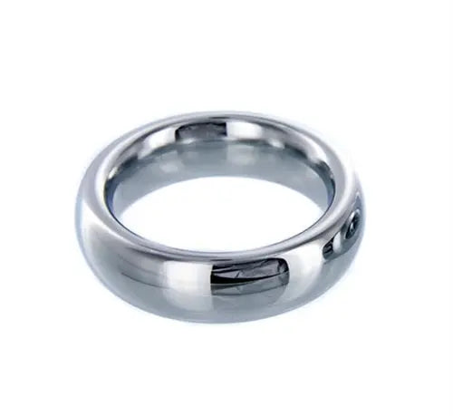Stainless steel cockring: polished round ring with a small gap