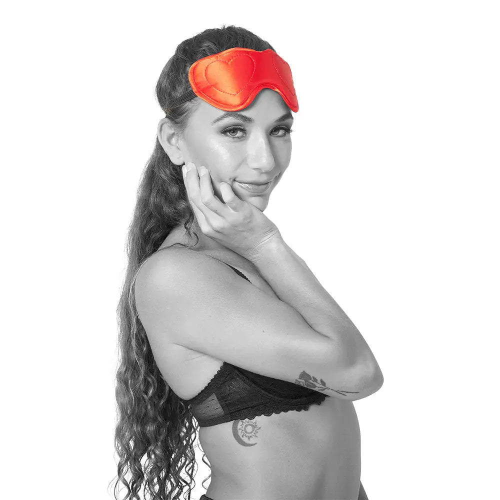 Amor Blindfold - Red – body-safe materials | Fu'Cha Exotics